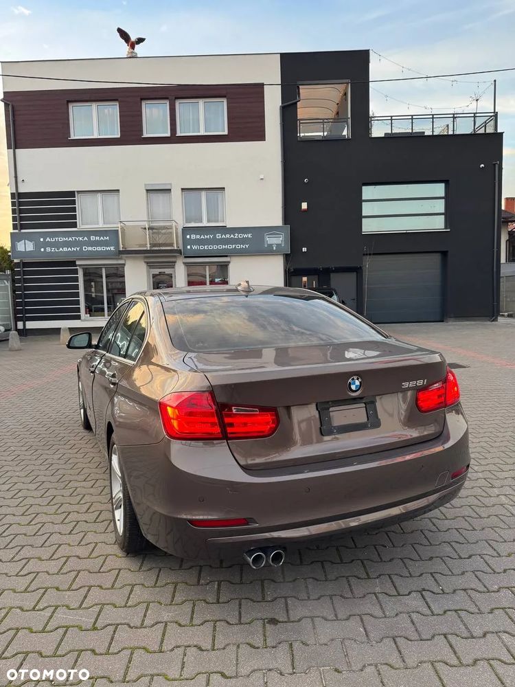 BMW Seria 3 328i Sport-Aut - 4