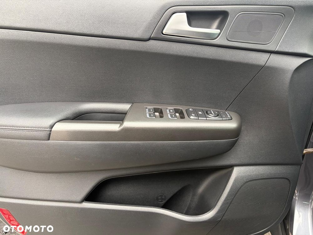 Kia Sportage 2,0 CRDI AWD Platinum - 9