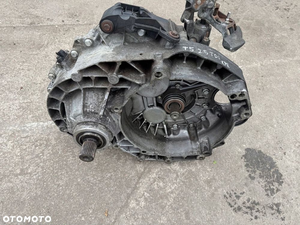 VW T5 2,5TDI 04-10r skrzynia 6 biegów KPE - 1