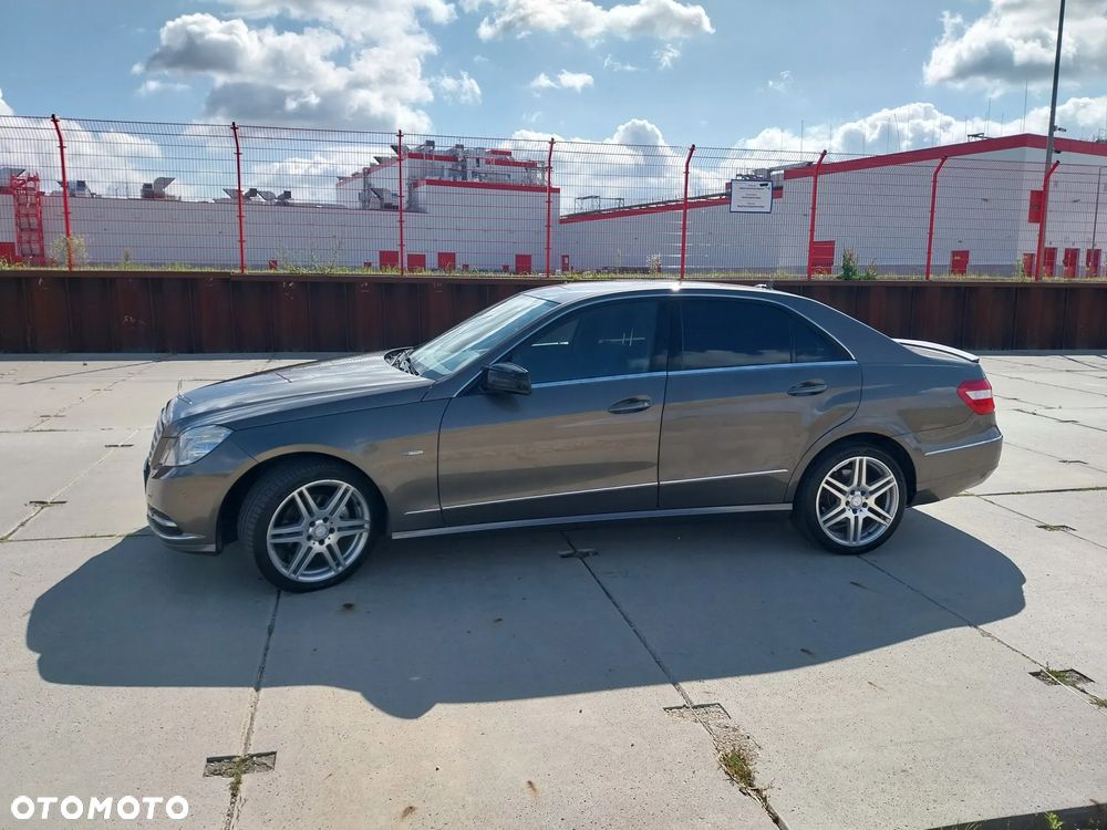 Mercedes-Benz Klasa E 200 BlueTEC 7G-TRONIC Elegance - 22