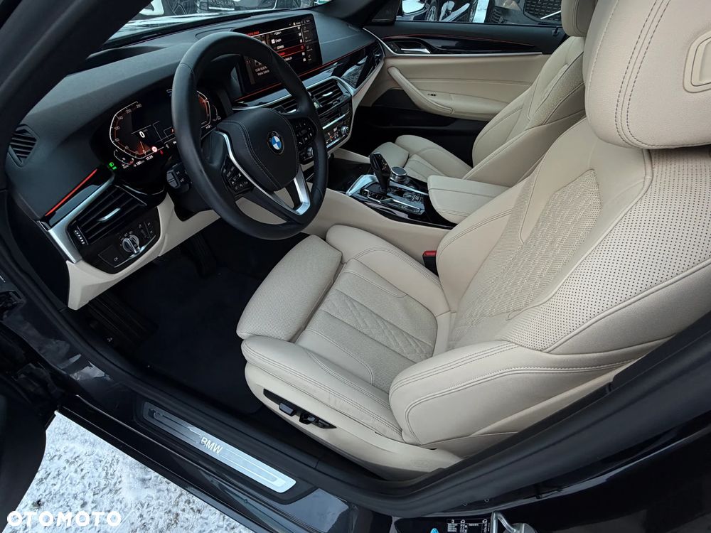 BMW Seria 5 520d Luxury Line - 28