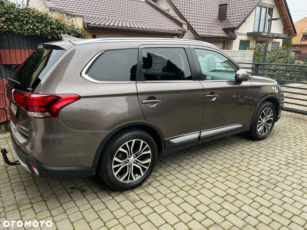 Mitsubishi Outlander - 1