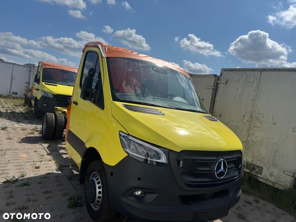 Mercedes-Benz Sprinter - 1