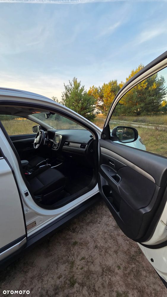 Mitsubishi Outlander - 7