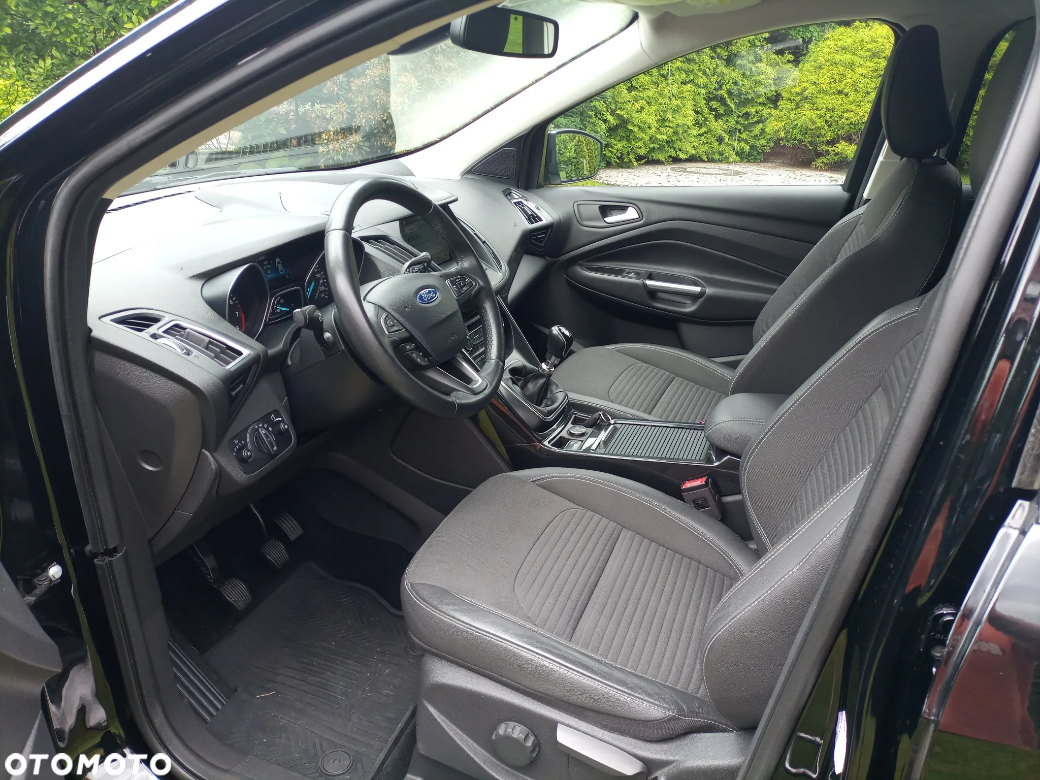 Ford Kuga 1.5 EcoBoost 2x4 Titanium - 9