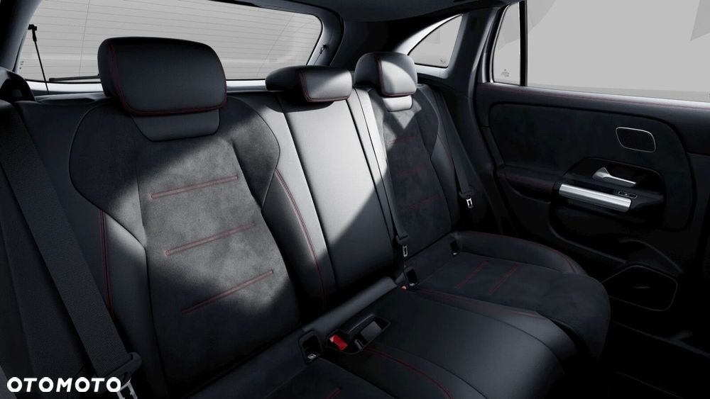 Mercedes-Benz GLA - 10