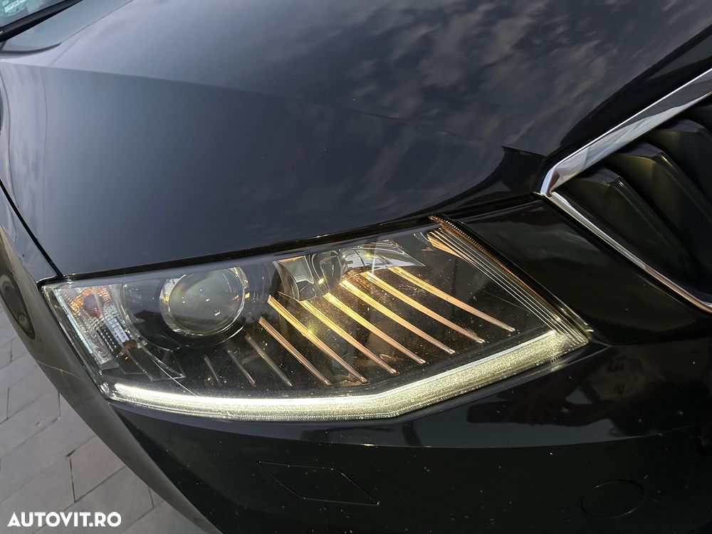 Skoda Octavia Combi Diesel 2.0 TDI DSG RS - 18