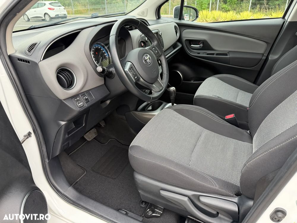Toyota Yaris 1.5 VVT-i HSD Active - 11