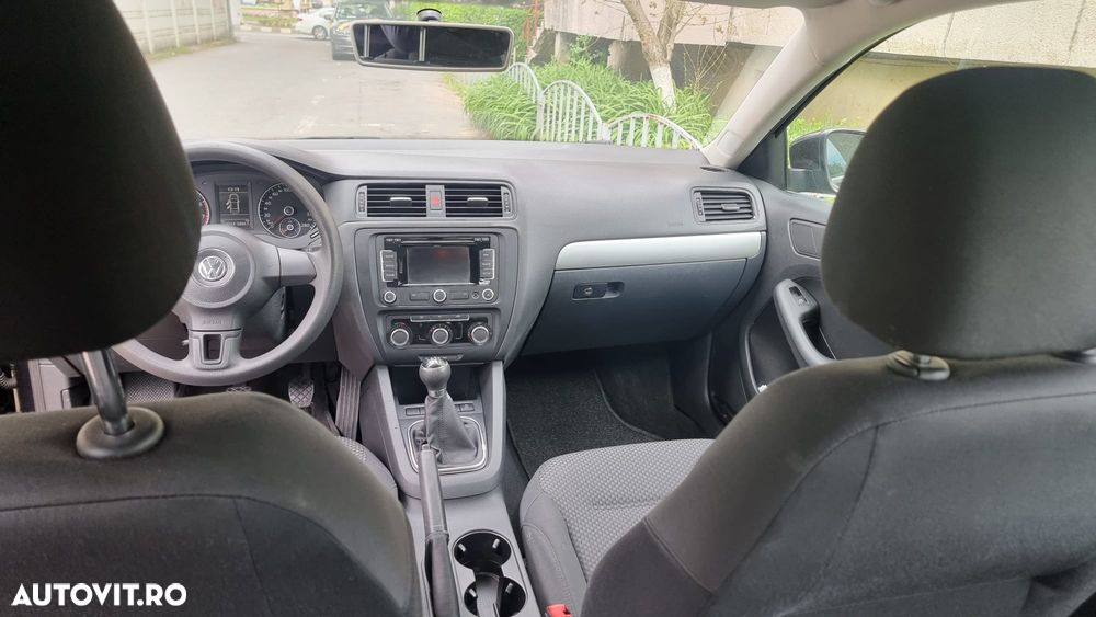 Volkswagen Jetta - 14