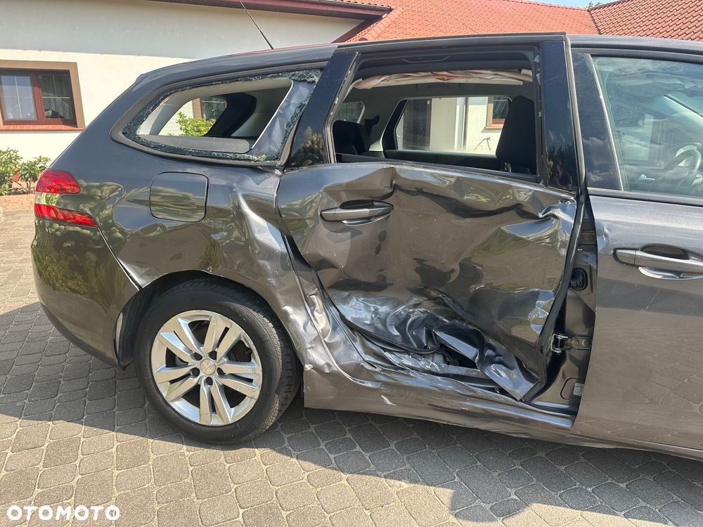 Peugeot 308 1.2 PureTech Active Pack S&S EAT8 - 5