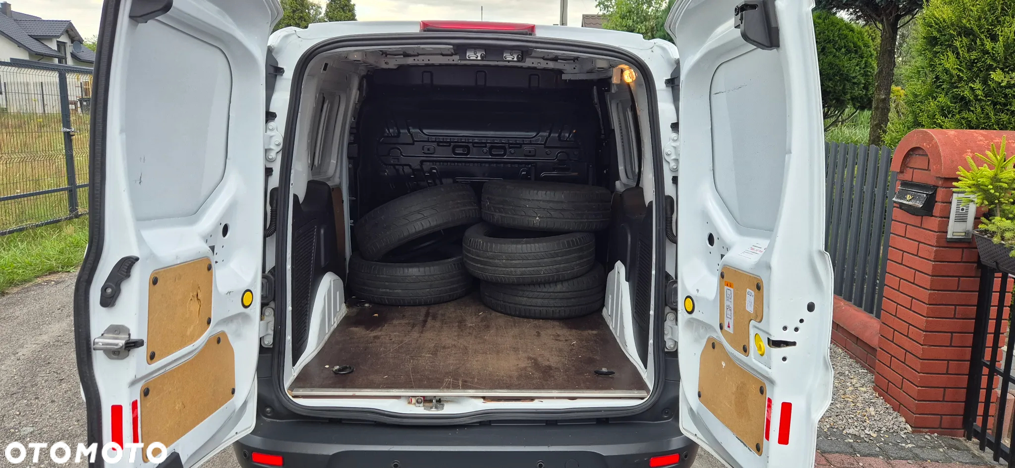 Ford Transit Connect - 18