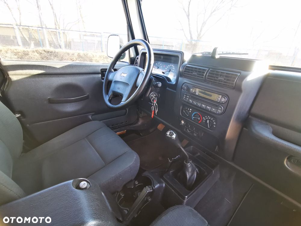 Jeep Wrangler 4.0 Sahara - 11