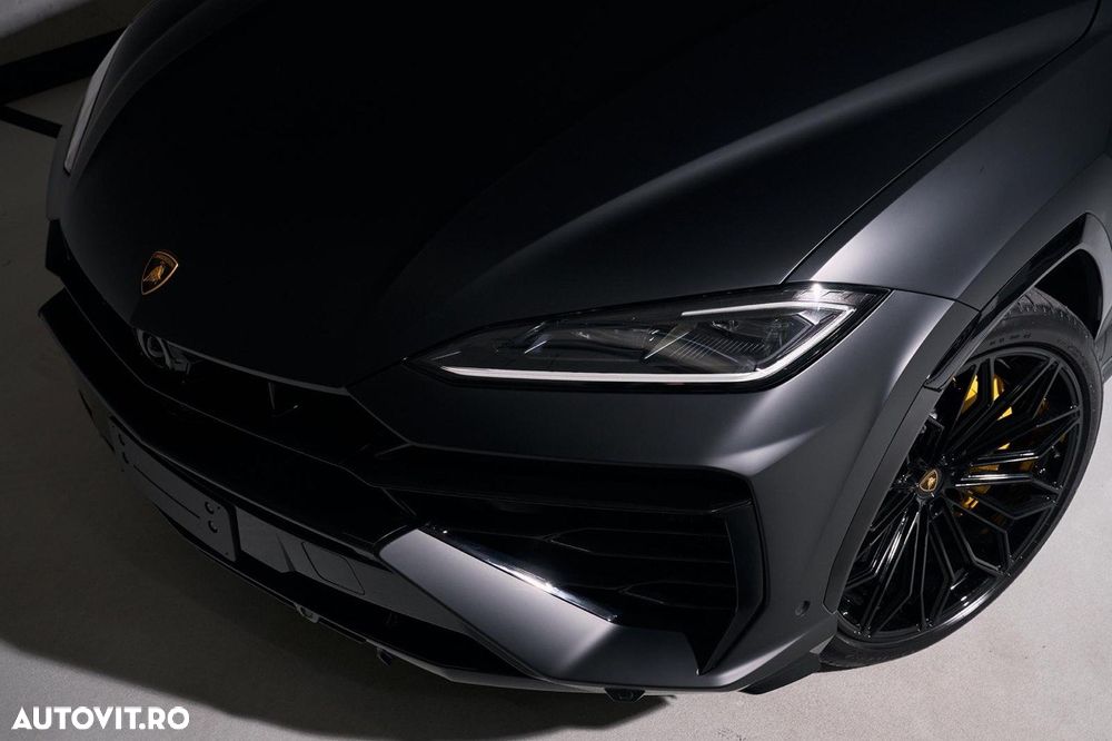 Lamborghini URUS - 12