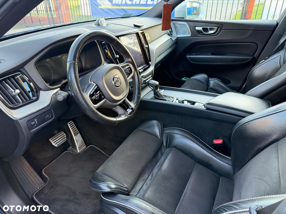 Volvo XC 60 D4 AWD R-Design - 9