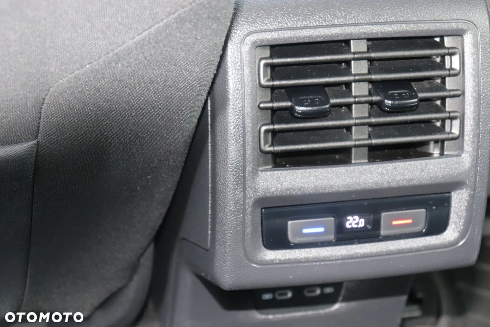 Volkswagen Golf 2.0 TDI SCR Life - 28