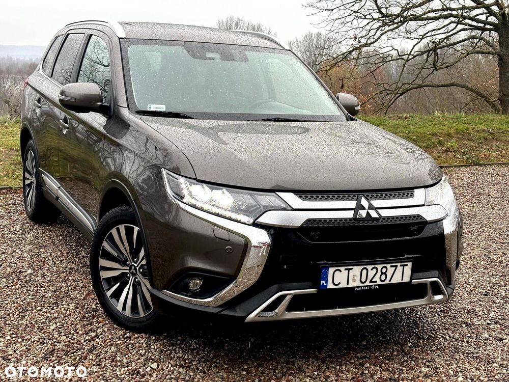Mitsubishi Outlander 2.0 Intense + Navi 4WD CVT - 11