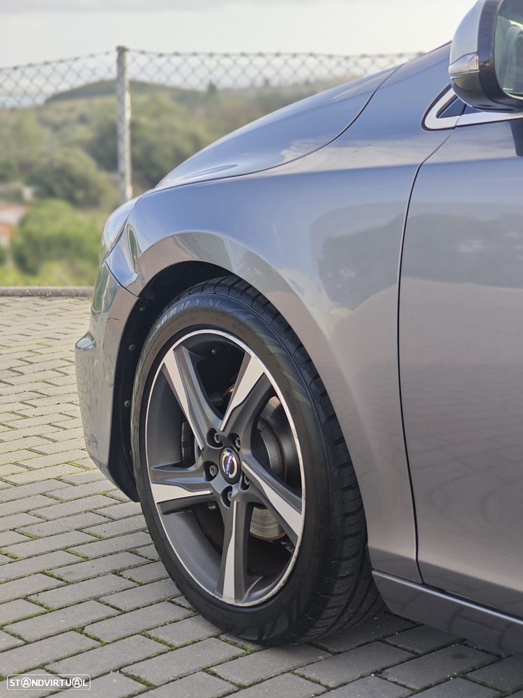 Volvo V40 D2 R Design - 14