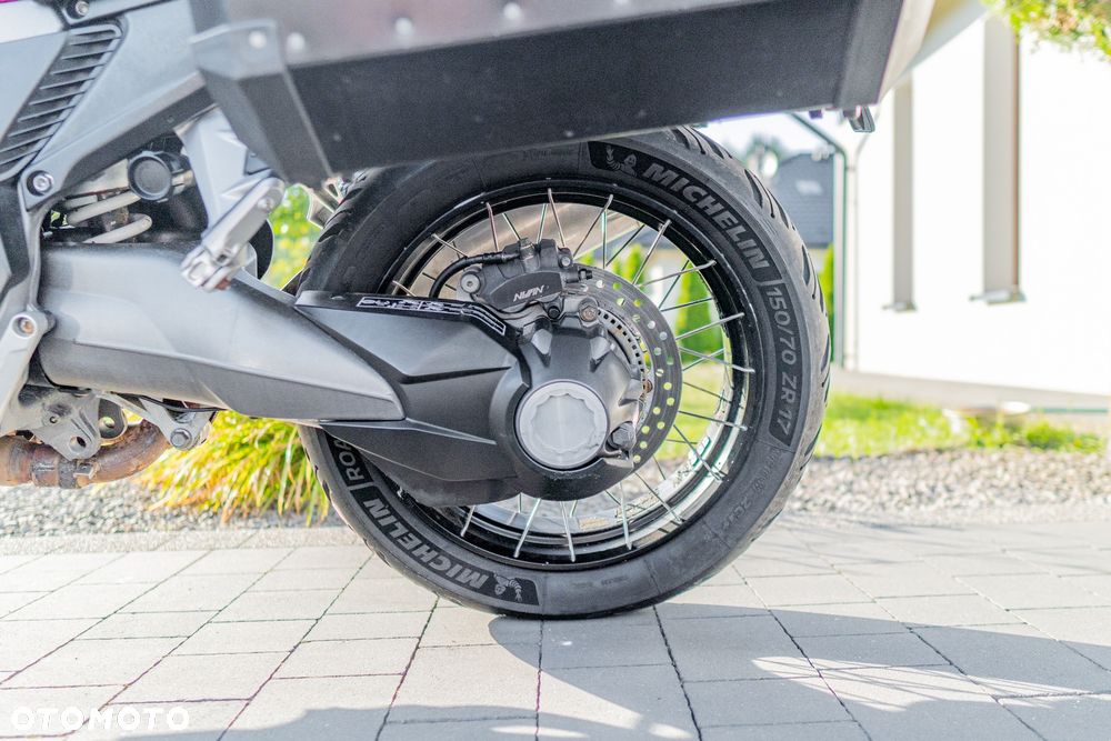 Honda VFR - 29