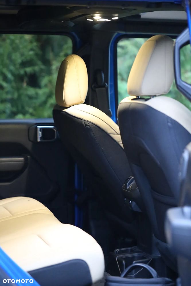 Jeep Wrangler Unlimited 3.6 Automatik Recon - 12