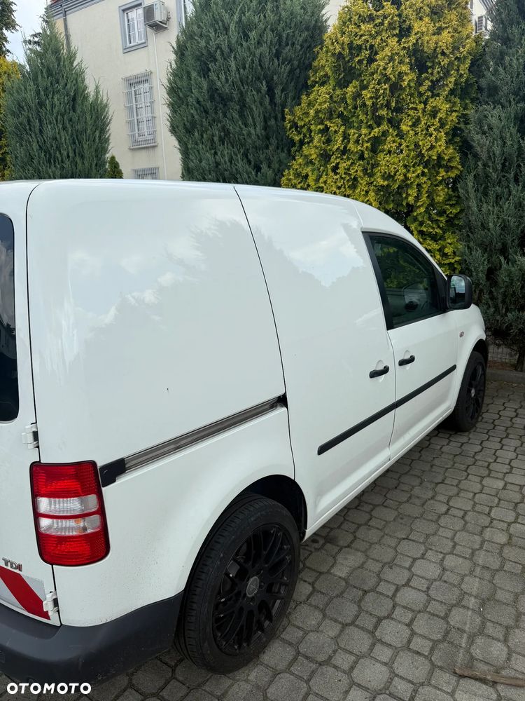Volkswagen Caddy Comfortline BMT - 4