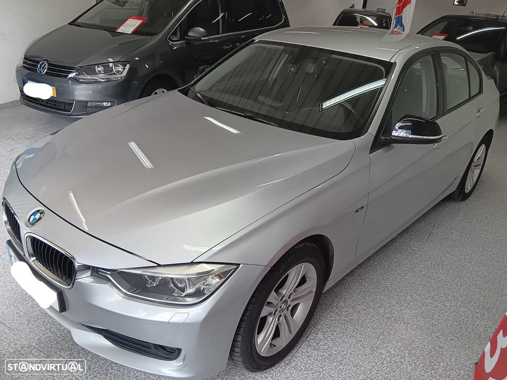 BMW 320 d Auto Line Sport - 4