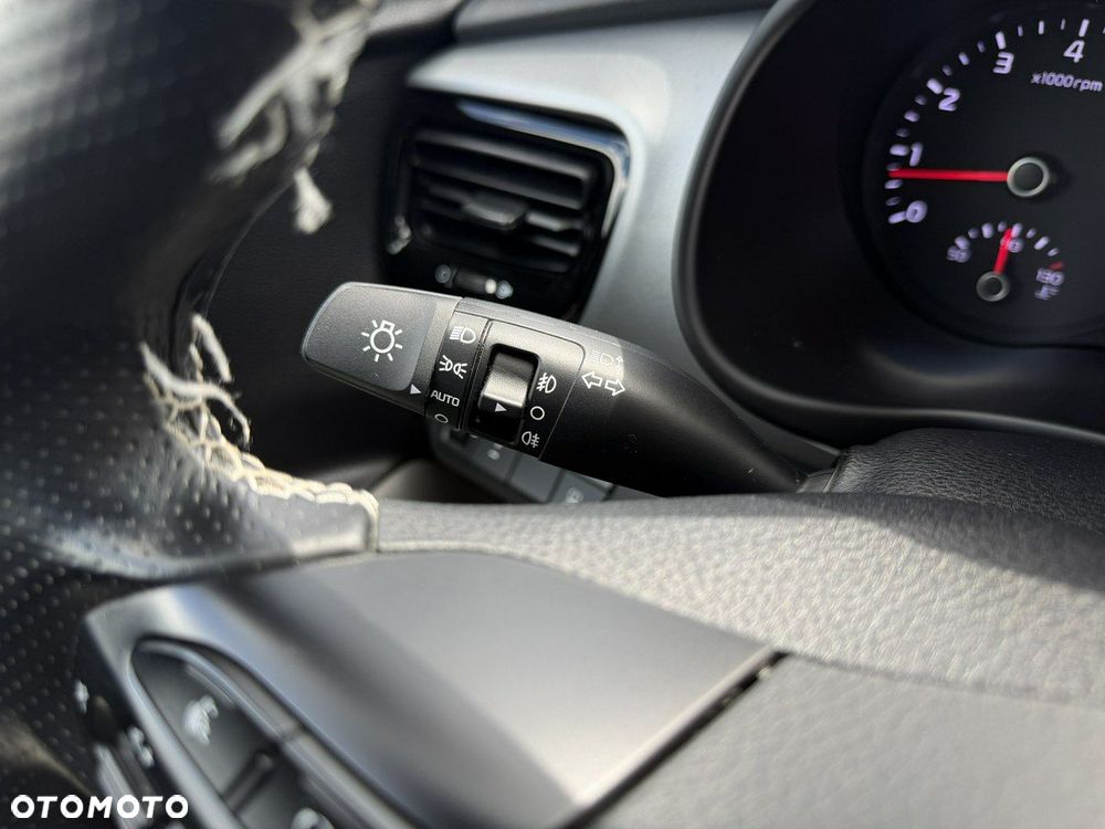 Kia Stonic - 27