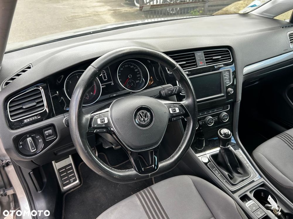 Volkswagen Golf 1.6 TDI BlueMotion Comfortline - 12