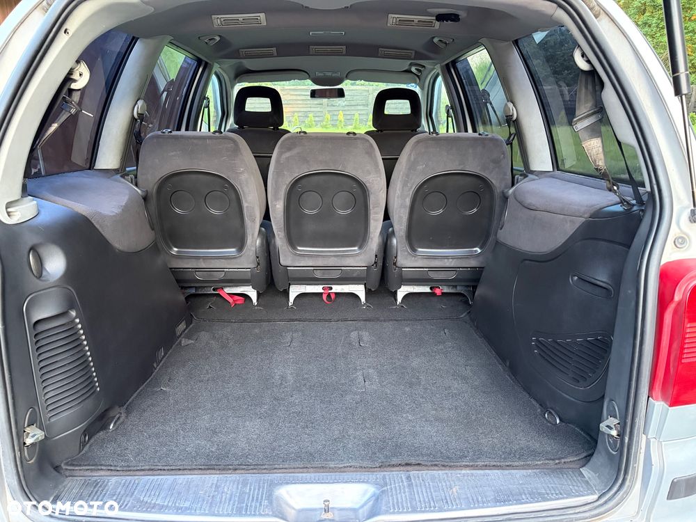 Volkswagen Sharan 1.9 TDI Comfortline Family - 29