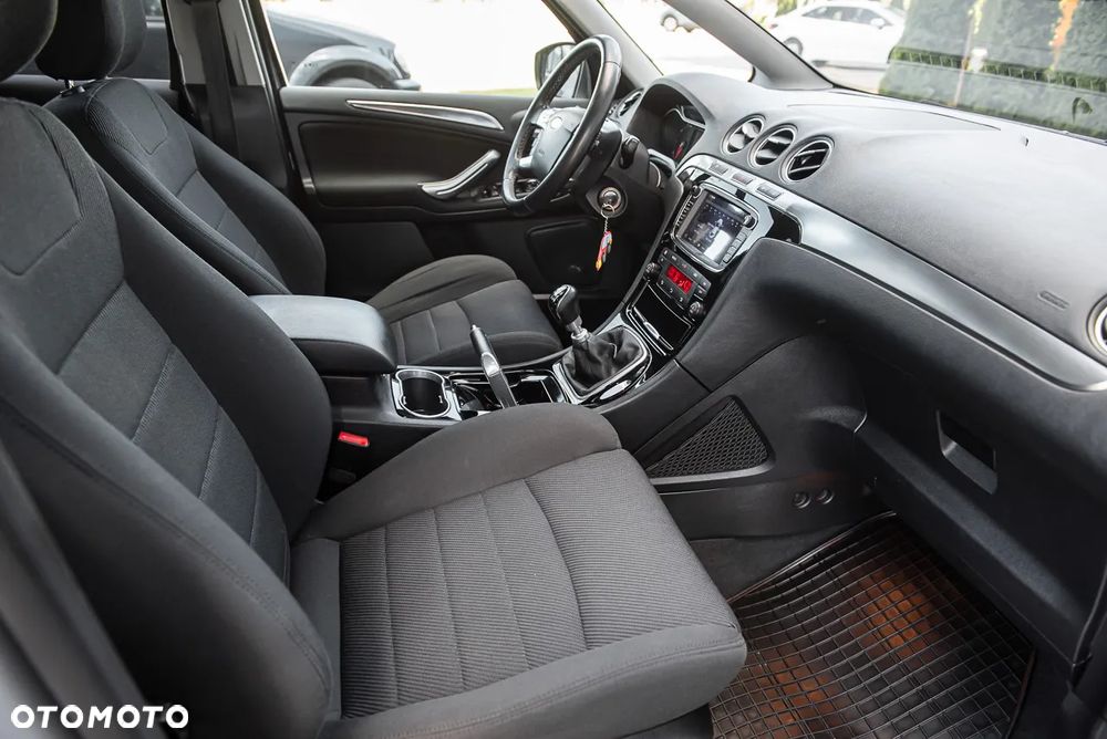 Ford S-Max - 29