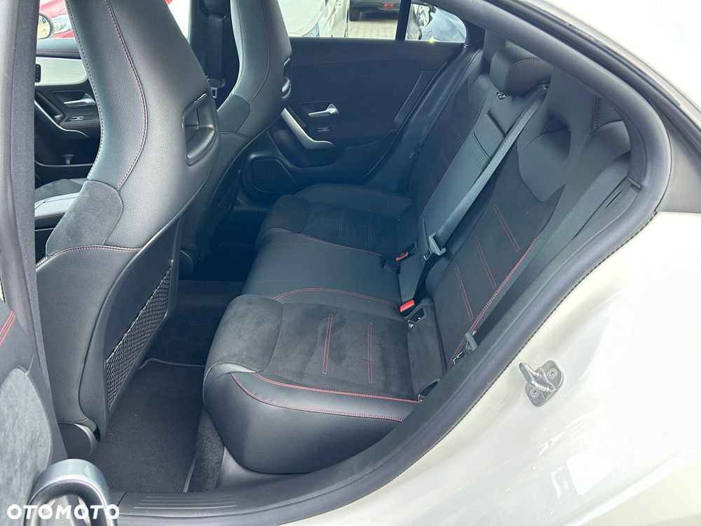 Mercedes-Benz CLA 200 AMG Line 7G-DCT - 10