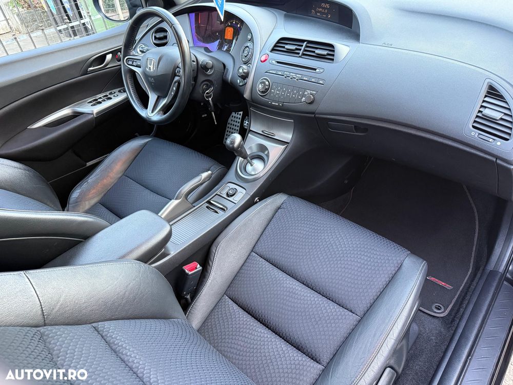 Honda Civic 1.8i-VTEC Sport - 24