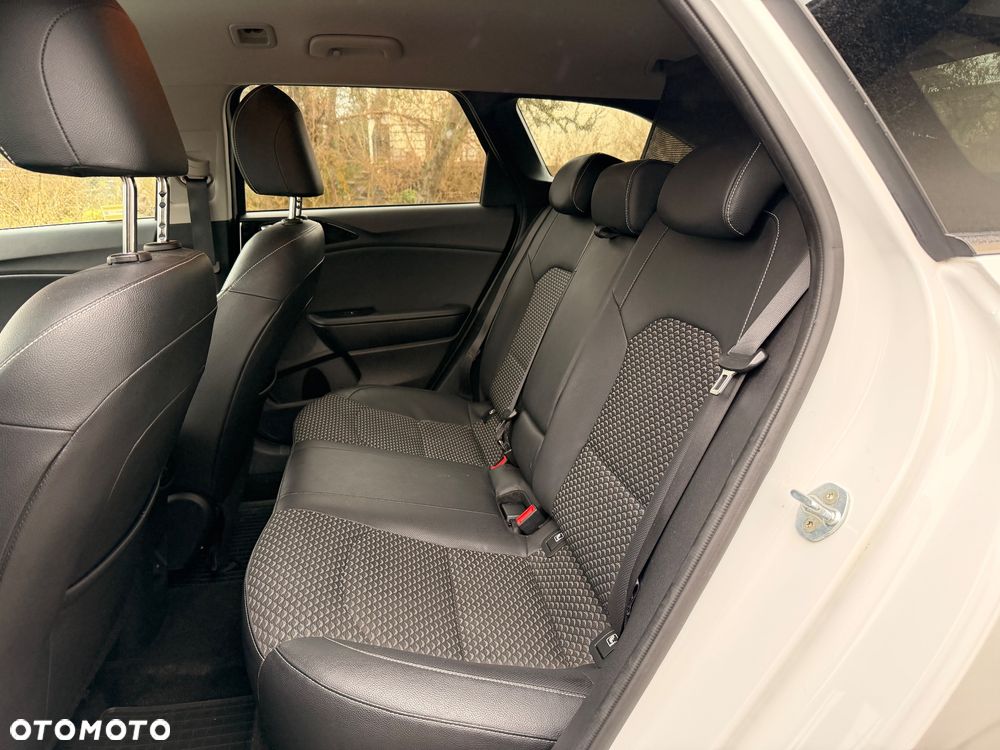 Kia Ceed 1.5 T-GDI L Business Line Plus DCT - 11