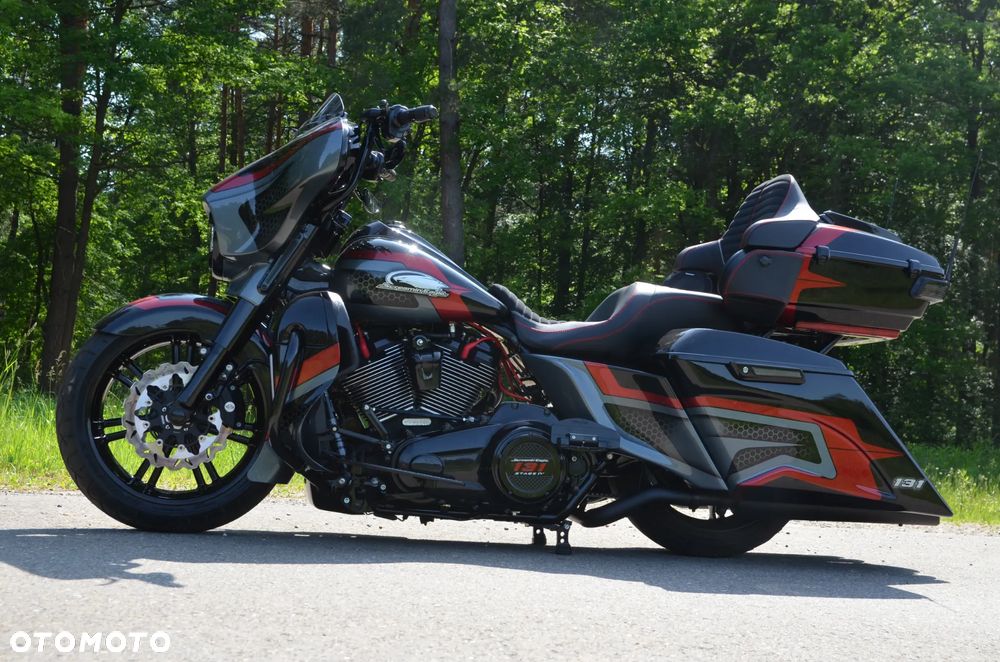 Harley-Davidson Touring Street Glide - 22