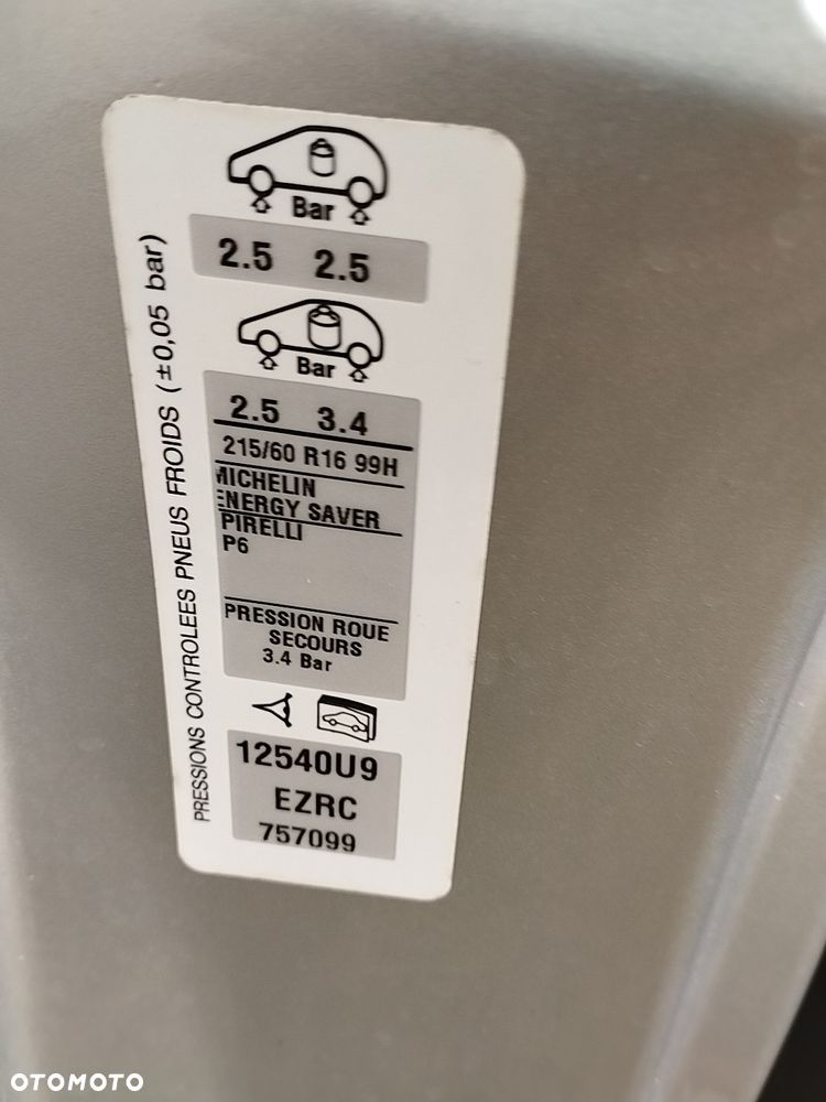 Peugeot 807 HDi 135 Platinum Pullmann - 17