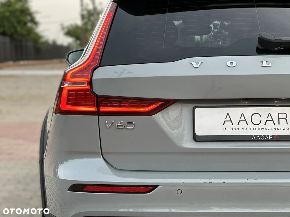 Volvo V60 Cross Country - 39