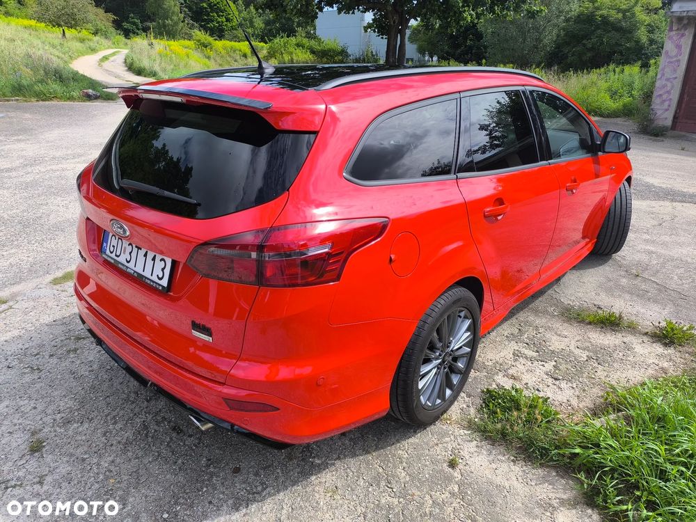 Ford Focus SW 1.5 EcoBoost S&S ST-LINE - 3