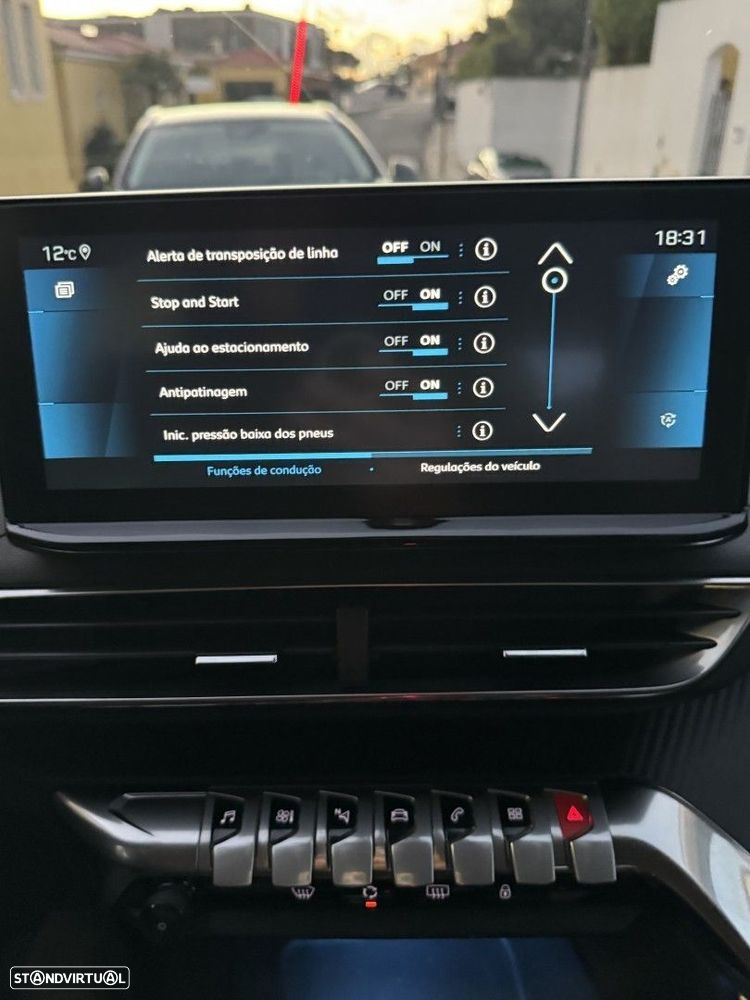 Peugeot 3008 1.2 PureTech Allure EAT8 - 17