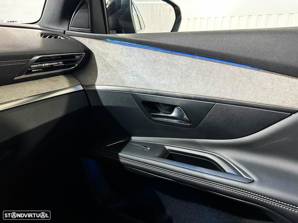 Peugeot 3008 1.6 Hybrid GT Pack e-EAT8 - 31