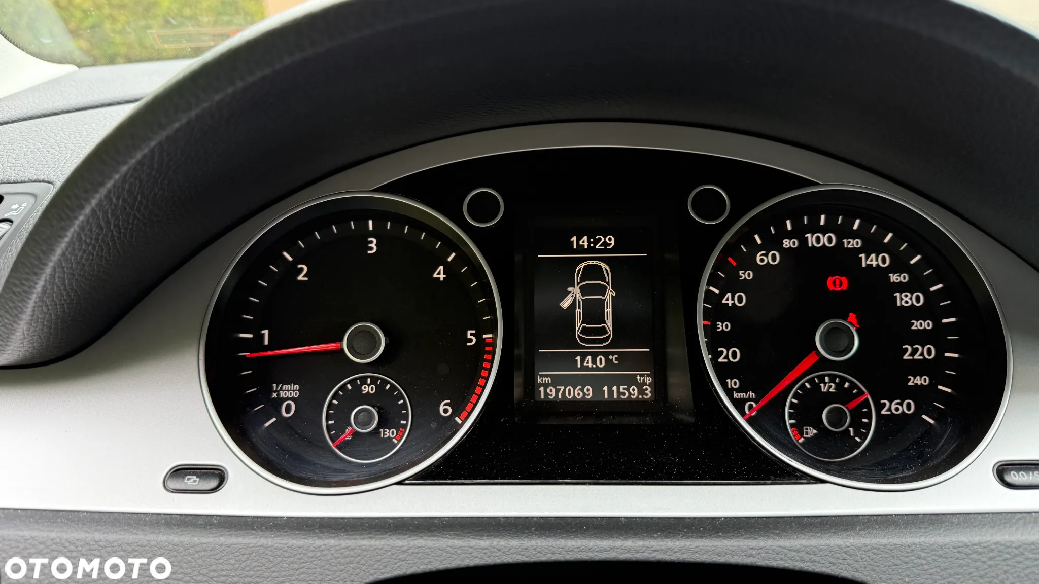 Volkswagen Passat 2.0 TDI Comfortline R-Style - 16