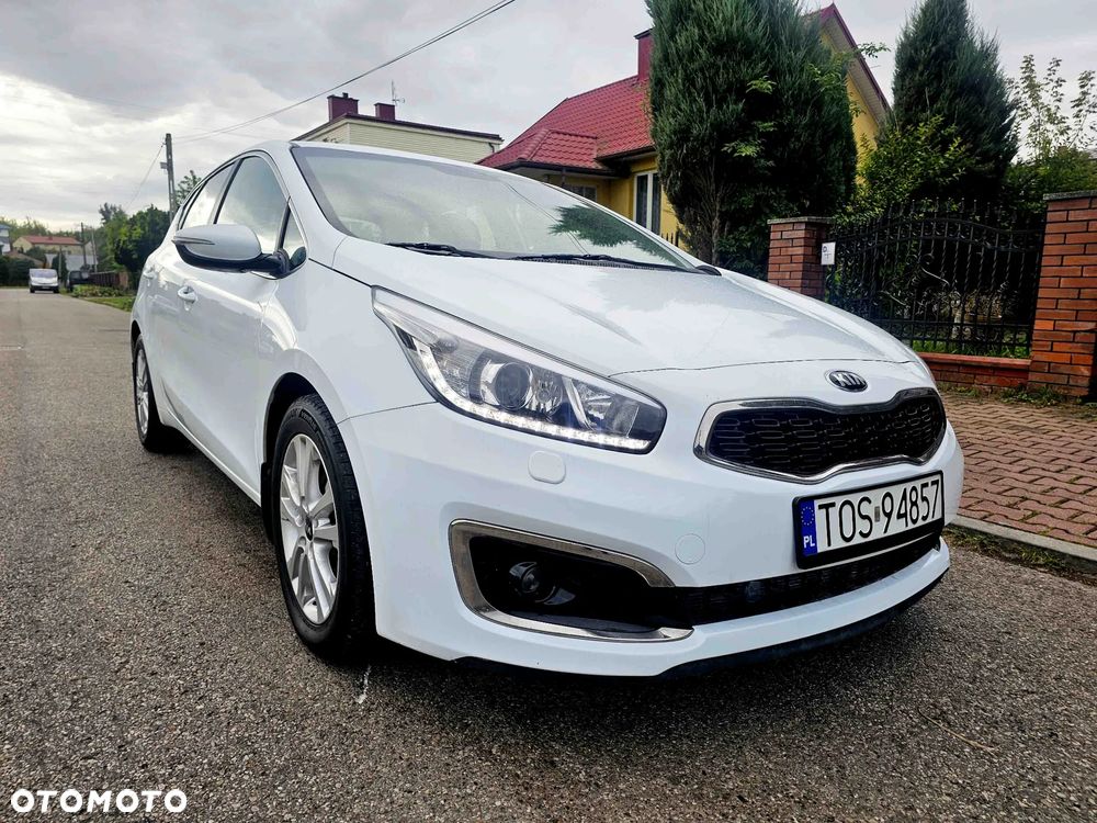 Kia Ceed 1.6 CRDi 136 ISG Spirit - 5