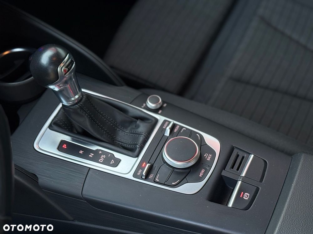 Audi A3 Sportback 2.0 TDI (clean diesel) S tronic S line Sportpaket - 13