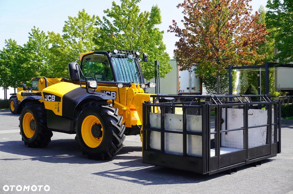 JCB 535-95 / 3,5 t / zasięg 9,5 m / joystick - 7