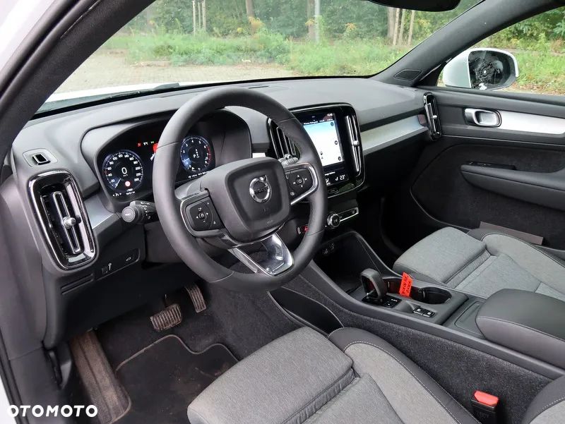 Volvo XC 40 T2 Essential - 11