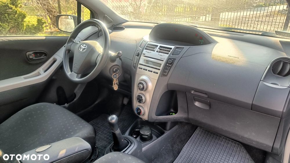 Toyota Yaris 1.0 Luna A/C - 16