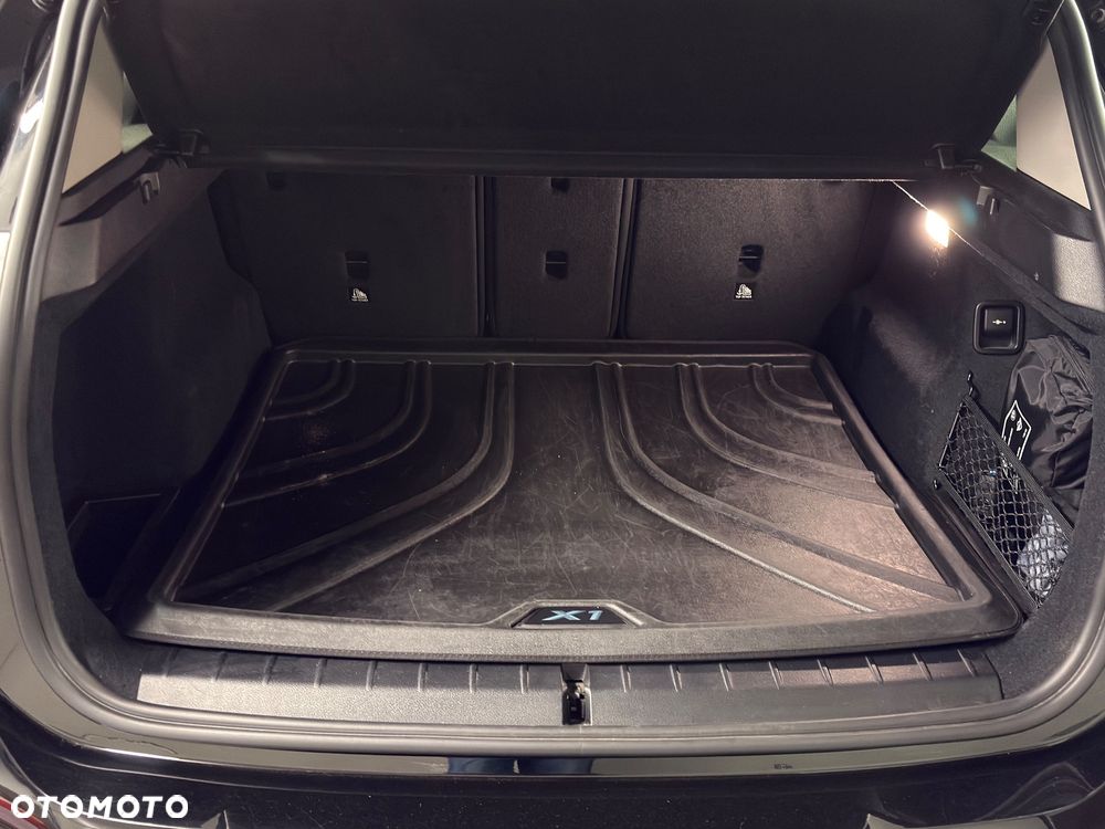 BMW X1 sDrive18i - 15