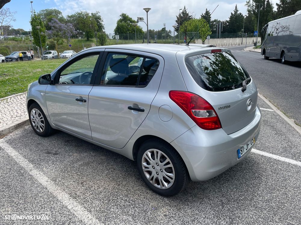 Hyundai i20 1.2 Classic ESP - 12