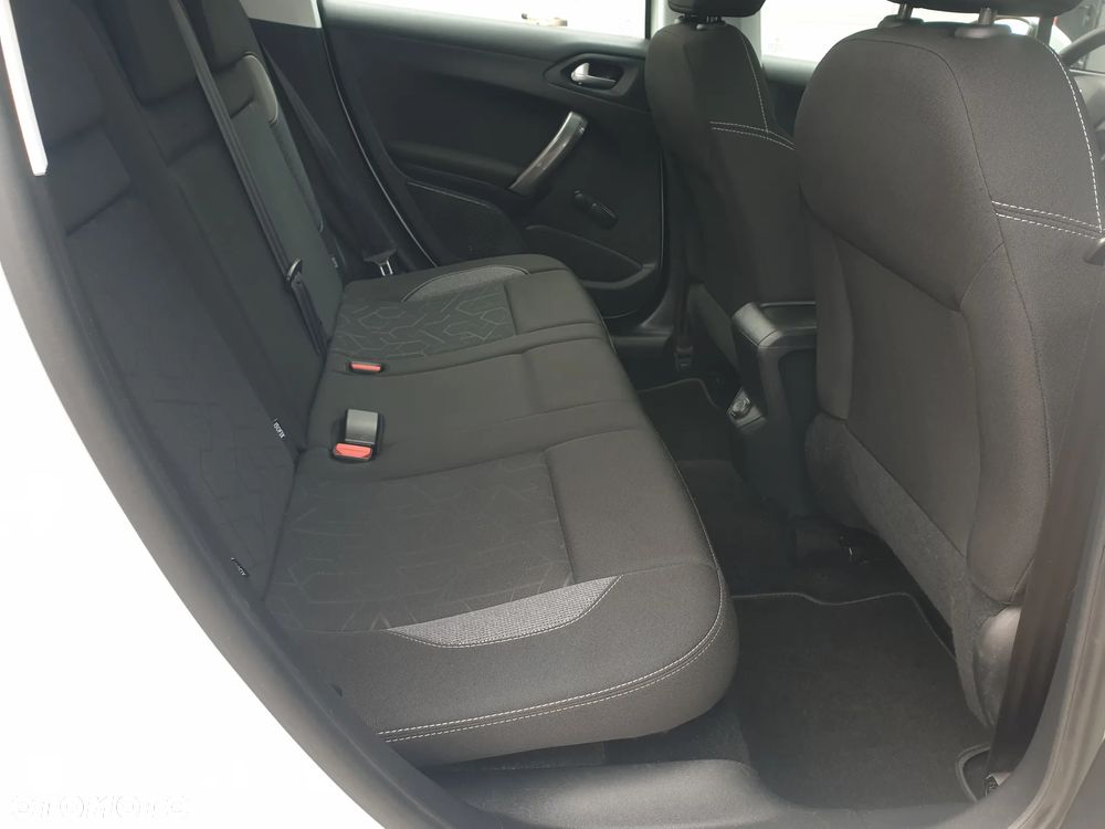 Peugeot 2008 - 11