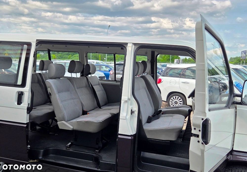 Volkswagen Transporter - 9