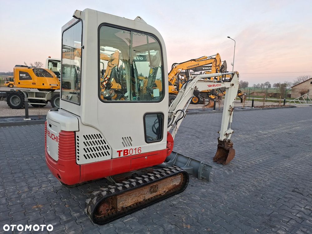 Takeuchi TB016 Rok 2008 - 12