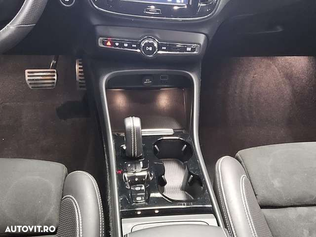 Volvo XC 40 - 6